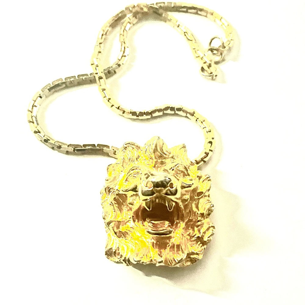 Judith Leiber Gold Plated 18 k Lion Face Necklace Pin